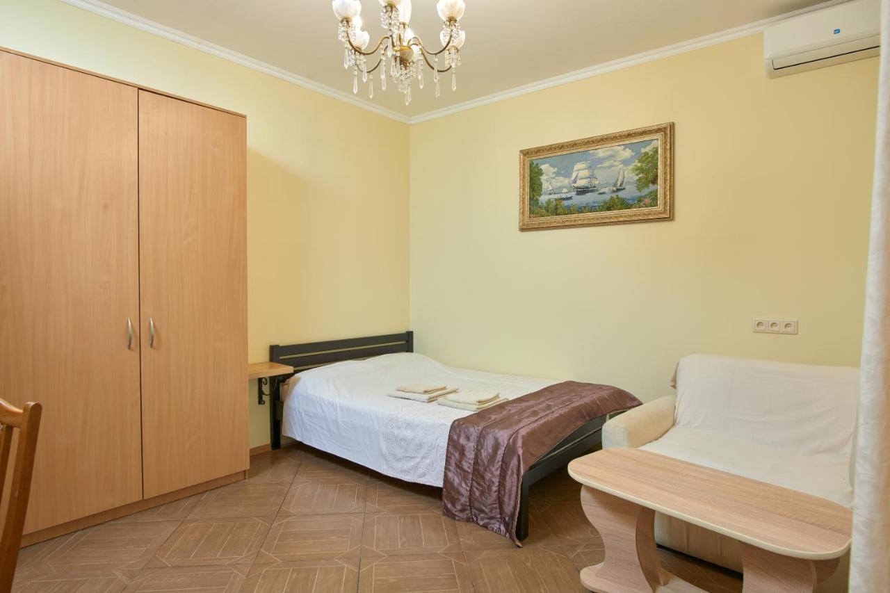 Odessa Comfort House Aparthotel Bagian luar foto