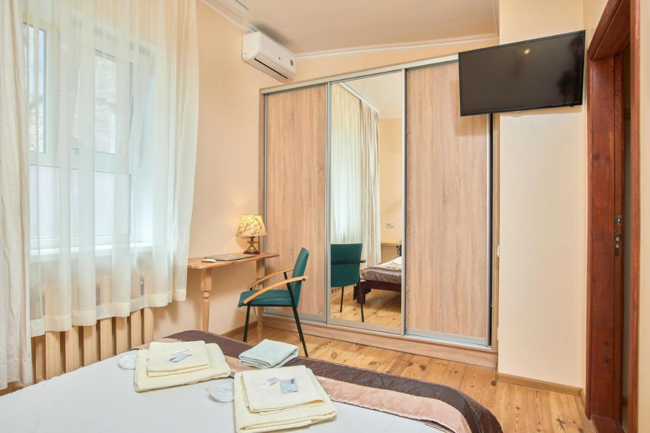 Odessa Comfort House Aparthotel Bagian luar foto