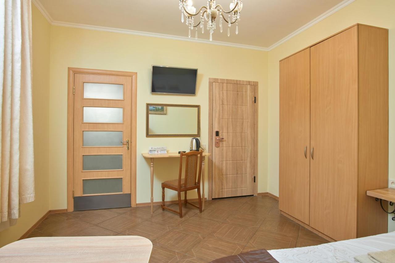 Odessa Comfort House Aparthotel Bagian luar foto