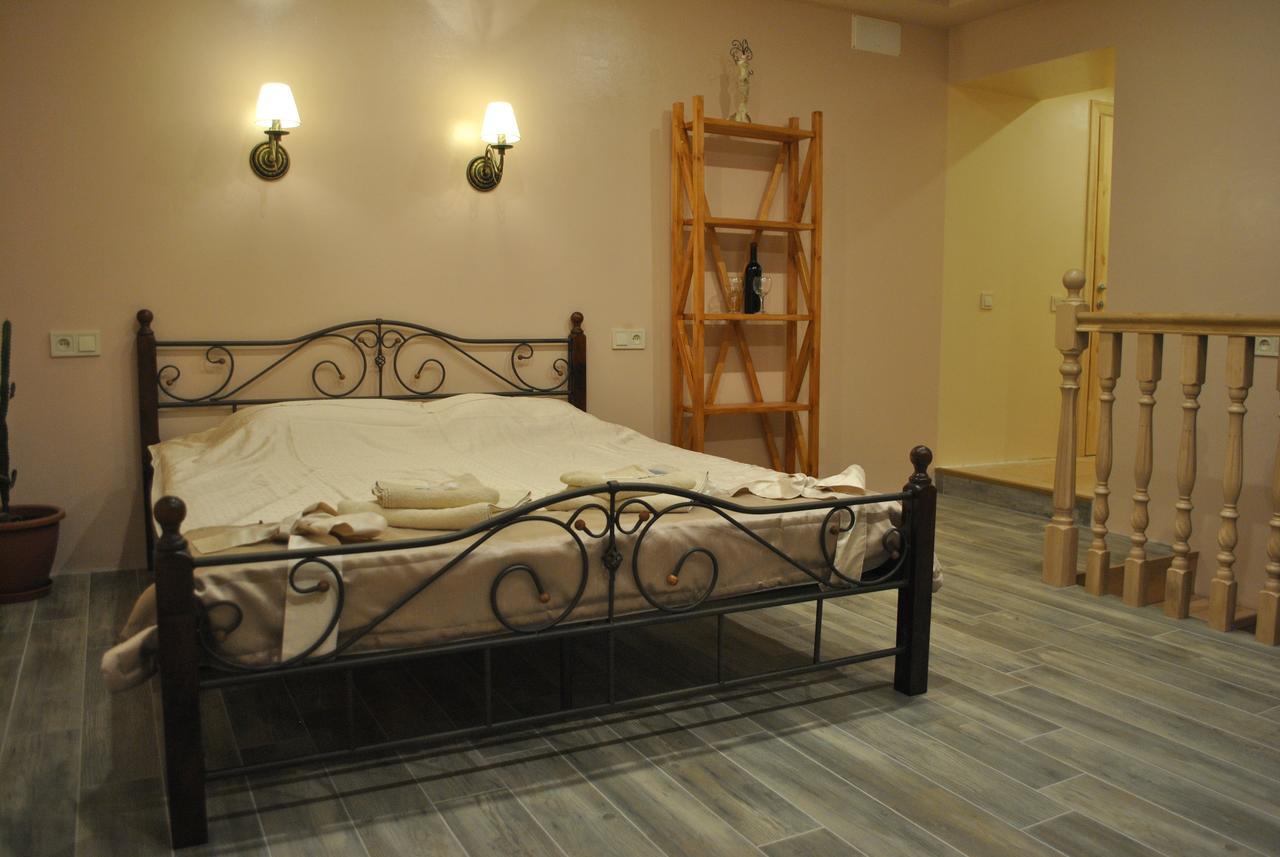 Odessa Comfort House Aparthotel Bagian luar foto
